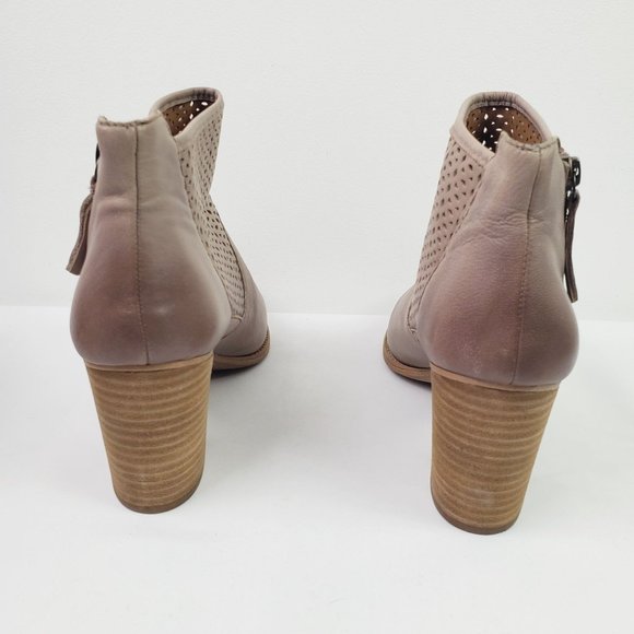 Sofft Perforated Nude Ombre Zipper Side CBUG18 Bootie Sz 10M - Picture 8 of 12
